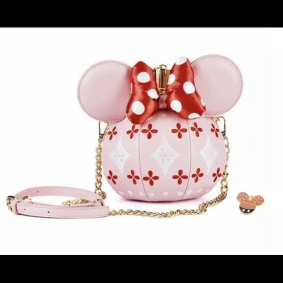 24HR DROP ⬇️ LF Stitch Shoppe Minnie Mouse Ornament crossbody & pin included - Picture 3 of 8